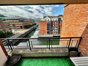 Balkon oz. terasa v nastanitvi CustomHouse Balcony view, Dublin 1