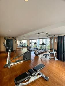 Fitness centrum a/nebo fitness zařízení v ubytování Insta-worthy staycation at 2BR luxury Apt - Podomoro Empire Tower