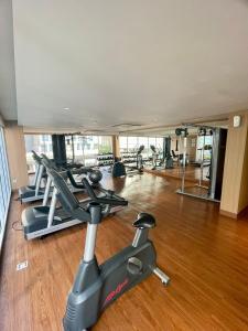 Fitness centrum a/nebo fitness zařízení v ubytování Insta-worthy staycation at 2BR luxury Apt - Podomoro Empire Tower