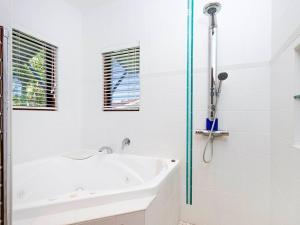 Koupelna v ubytování Noosa Dua 2 Balinese Retreat + 6 fotografií
