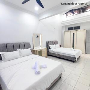 Gallery image of Double Storey 5 room Bukit Beruang -18pax in Ayer Keroh