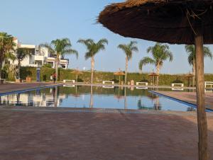 Πισίνα στο ή κοντά στο 2 Bed Flat - Sleeps 5 - Pets - Pool - Parking +5 φωτογραφίες