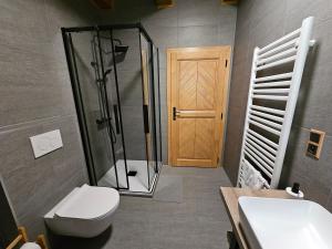 Koupelna v ubytování Apartmány Jezerné