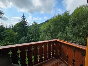 Balkón nebo terasa v ubytování Apartmány Jezerné