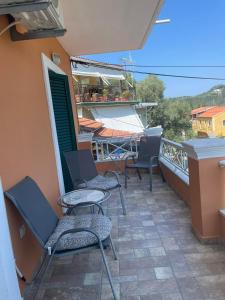 Balkón nebo terasa v ubytování Bados House