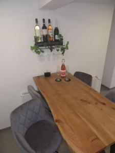 Nápoje v ubytování Ferienwohnung zur Fröhlichkeit
