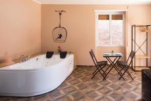 Fotografie z fotogalerie ubytování Palazzo DE MATTEO v destinaci Caiazzo + 37 fotografií