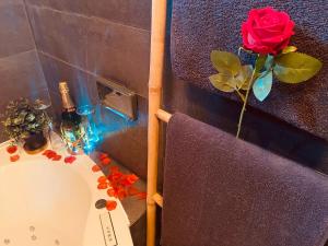 Photo de la galerie de l'établissement Exotic spa, à Poissy 10 autres photos