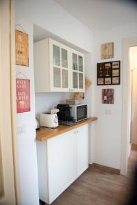 A kitchen or kitchenette at Appartamento "Bella vista" sul Lago di Como