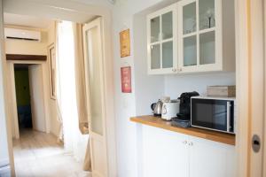 A kitchen or kitchenette at Appartamento "Bella vista" sul Lago di Como