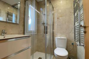 Koupelna v ubytování Villa Alegre - 2 bed villa with private heated pool on Mar Menor Golf - family friendly