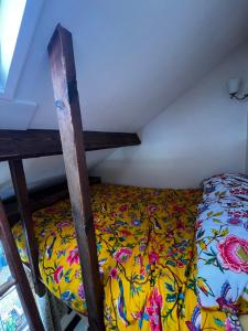 Postel nebo postele na pokoji v ubytování Norwich’s Smallest House