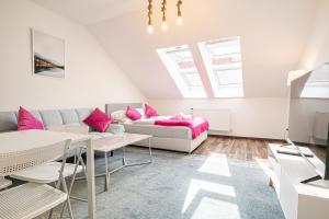 Gallery image of Airy Attic Apt.: Stylish Studio at Penzing Area in Vienna