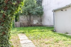 Astonishing 1BR Apt Easy Use Design/Near Schönbrunn外面的花园