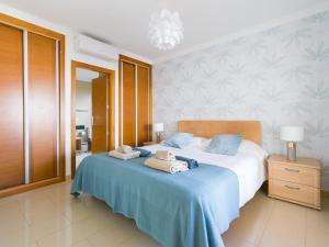 Ένα ή περισσότερα κρεβάτια σε δωμάτιο στο Lujosa Villa 4 hab Piscina, Jacuzzi y Vistas Mar