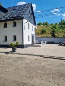 Budynek, w którym mieści się apartament