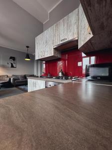 Kuchyňa alebo kuchynka v ubytovaní Apartament Na Chłodnej | The High Street
