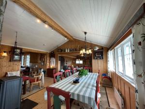 Χώρος καθιστικού στο Snikkerplassen - cabin with amazing view and hiking opportunities +29 φωτογραφίες
