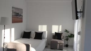 Gallery image of Alexandros Luxury Apartment in Glóssa