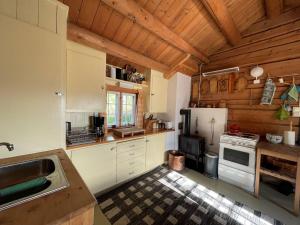 Cucina o angolo cottura di Elveseter - log cabin with an amazing view
