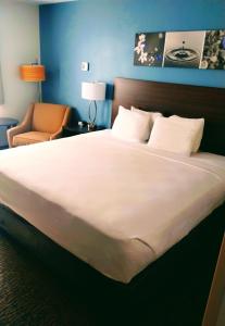Postel nebo postele na pokoji v ubytování Sleep Inn Kelso Longview