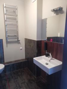Kúpeľňa v ubytovaní 317 w ROYAL TULI SAND prywatny APARTAMENT przy plaży z aneksem kuchennym