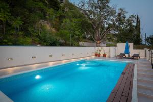 Bazén v ubytování XXL Villa Vista - Heated Pool nebo v jeho okolí
