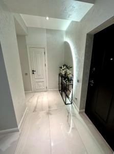 Gallery image of Luxury City-Centric Apartment for Booking in Chişinău