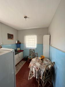 A cozinha ou cozinha compacta de Pousada Antares