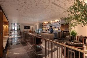 Khu vực lounge/bar tại La Siesta Classic Hang Thung