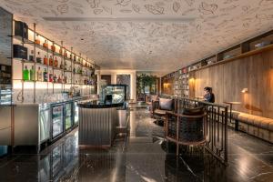 Khu vực lounge/bar tại La Siesta Classic Hang Thung