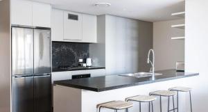 Η κουζίνα ή μικρή κουζίνα στο The Grande - 2 bed option