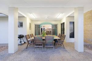 Fotografie z fotogalerie ubytování Zenhouse: 4BR Stylish Work/Family Home in Muirhead v destinaci Leanyer