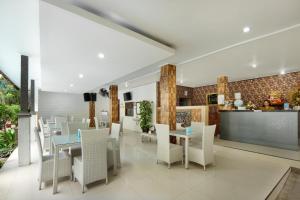 Posezení v ubytování Hotel Lumbung Sari Legian