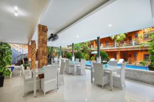 Bazén v ubytování Hotel Lumbung Sari Legian nebo v jeho okolí