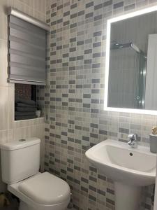 Ванная комната в Seafront apartment in St Julians