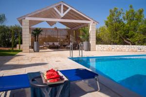Swimmingpoolen hos eller tæt på Al Aker Villa with private pool