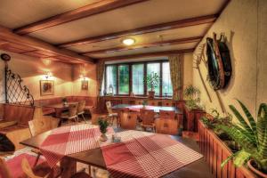 מסעדה או מקום אחר לאכול בו ב-Lenzkircher Hof