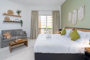 Fotografie z fotogalerie ubytování Amazing Studio with Balcony & Beach access-RAK v destinaci Ras al Khaimah