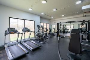 Gimnàs o zona de fitness de Amazing Studio with Balcony & Beach access-RAK