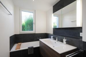 Bagno di Schöne Parterrewohnung in Matten