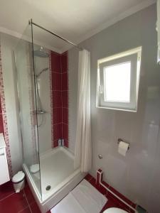 Bilik mandi di Apartments D&D