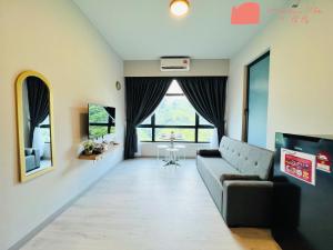 Maison life 小居屋 Jesselton Quay CityPads的休息区