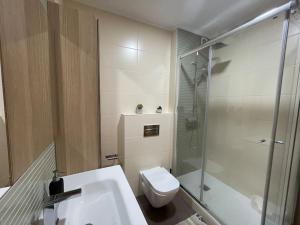 Koupelna v ubytování Charming Moita - APT 2 Quartos