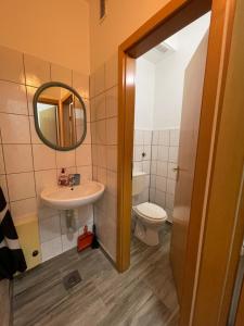 Koupelna v ubytování Monteurwohnung Bochum Wattenscheid