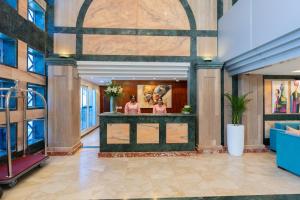 Uma área de estar em Safir Marsa Matrouh Resort