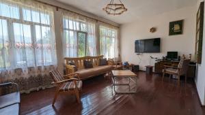 Ruang duduk di Tatev Guest House