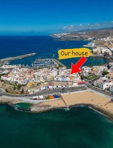 an aerial view of our house on the beach at Arguineguin, Ferienhaus direkt am Meer, Casa Perchel in Arguineguín