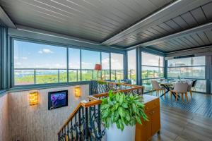 Μια τηλεόραση ή/και κέντρο ψυχαγωγίας στο Arden City Hotel-Special Category
