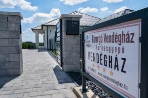 Hoone, kus villa asub